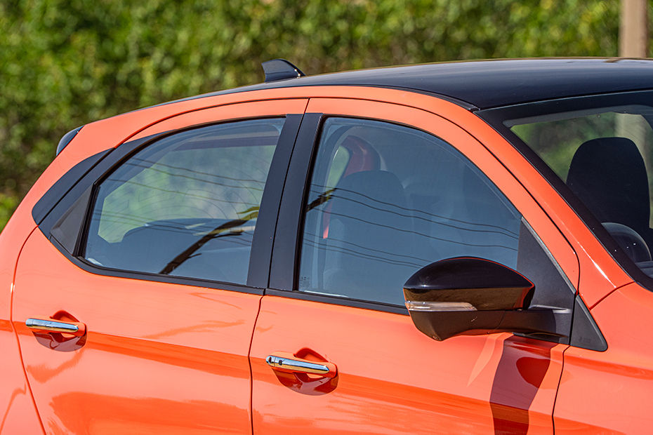 Tata Tiago Window Line Image