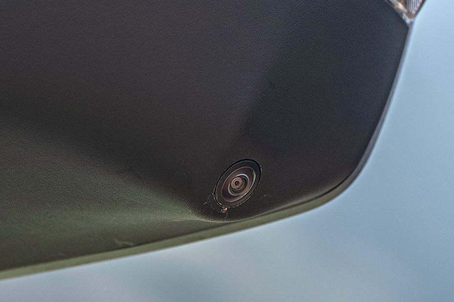 Tata Tiago 360 camera Left Image
