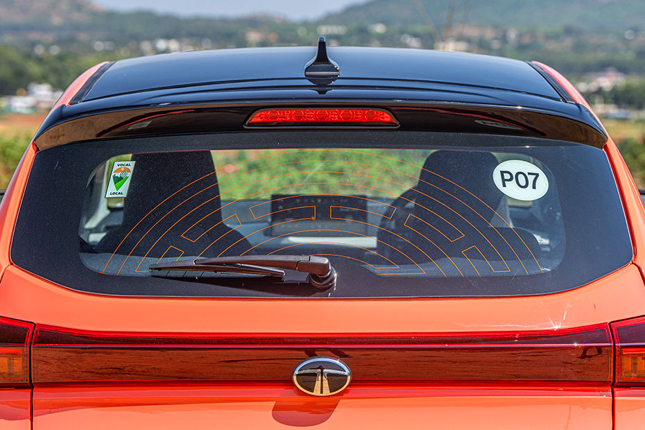 Tata Tiago Rear windshield Image