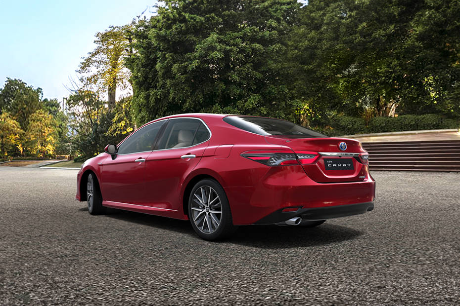 Toyota Camry Rear Left View