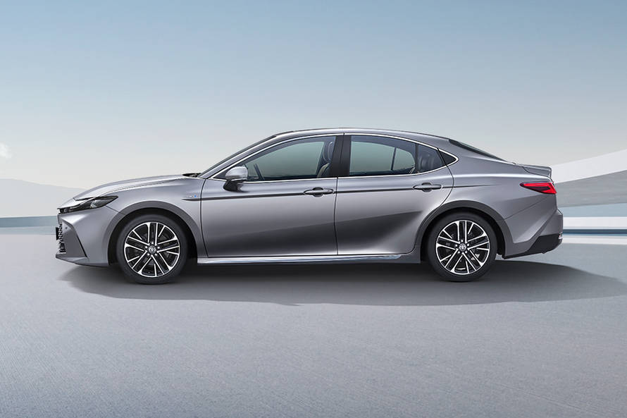 Toyota Camry 2024 Side View (Left) 