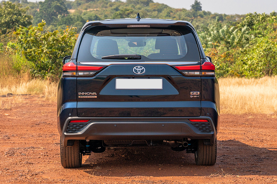 Toyota Innova Hycross On Road Price in Forbesganj starts Rs.18.06 Lakh