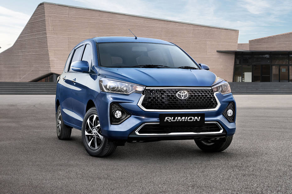 Toyota Rumion G AT On Road Price (Petrol), Features & Specs, Images