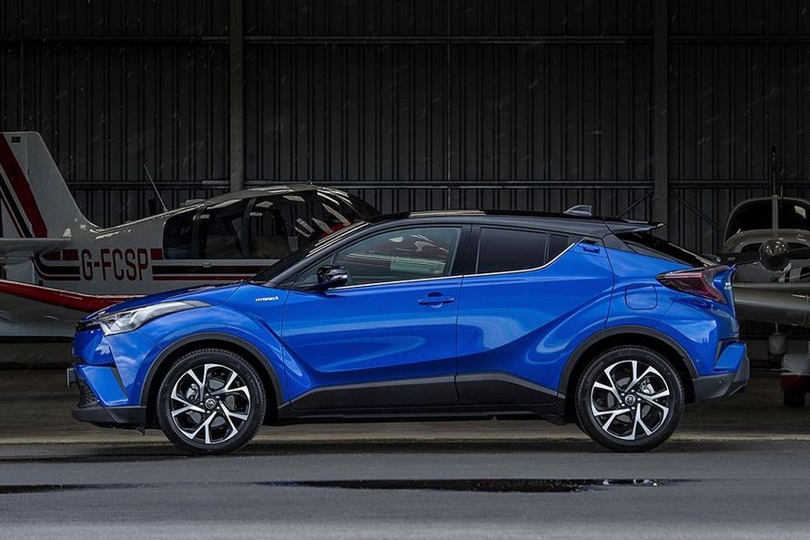 Toyota C-HR Side View (Left)  Image
