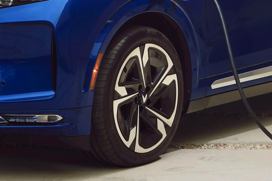 VinFast VF9 Expected Price ₹65 Lakh, Launch Date, Images & Specs