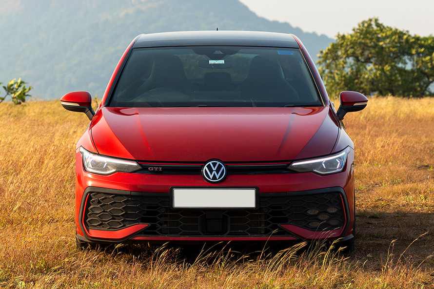फॉक्सवेगन गोल्फ जीटीआई आगे का दृश्य