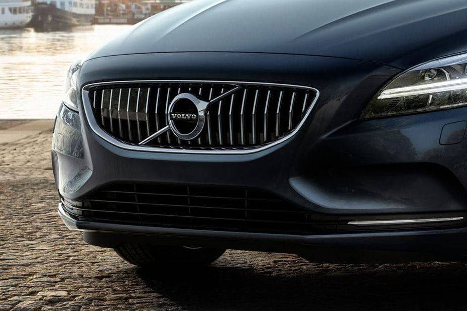 Volvo v40 deals front