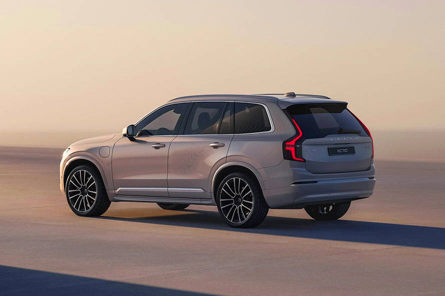 Volvo XC90 2025 Rear Left View