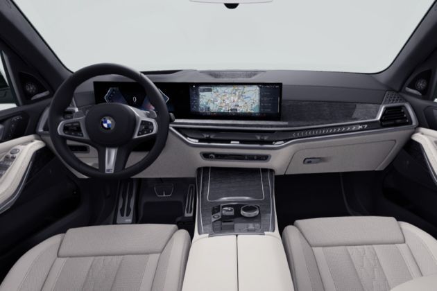 BMW X7 DashBoard Image