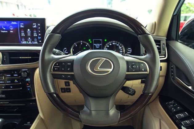 Lexus Lx 570 On Sale In India For Rs 2 32 Crores Cardekho Com