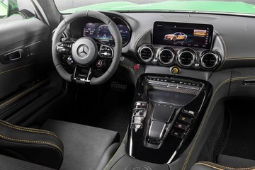 Mercedes Benz Amg Gt R On Road Price Petrol Features Specs Images