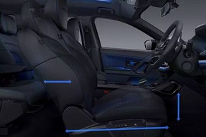 Tata Safari Door view of Driver seat Image