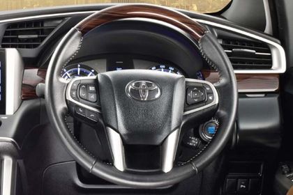 Toyota Innova Crysta 2016-2020 Steering Wheel Image