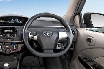 Toyota Etios Liva 1 2 Vx Dual Tone On Road Price Petrol