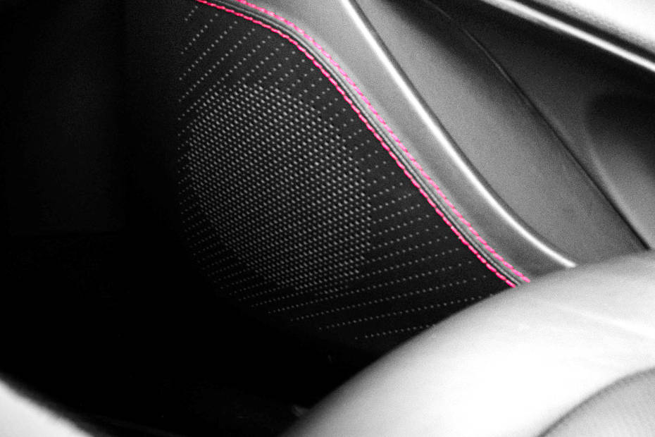 Aston Martin DBX Speakers