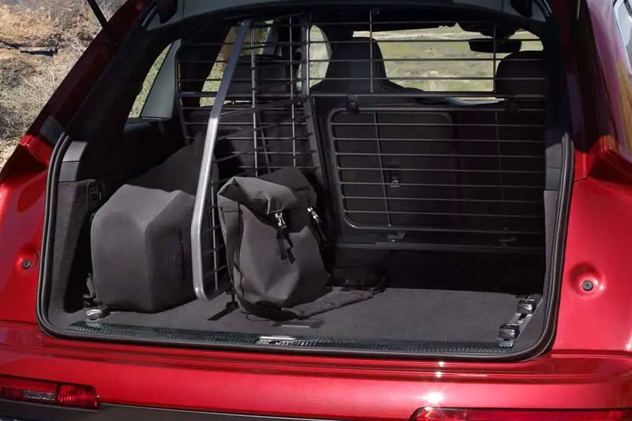 ऑडी क्यू7 open trunk
