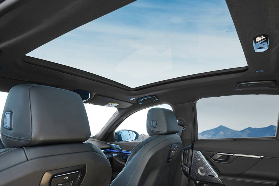 BMW i5 Sun Roof/Moon Roof