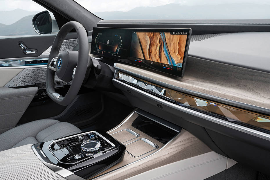 BMW i7 Interior Image