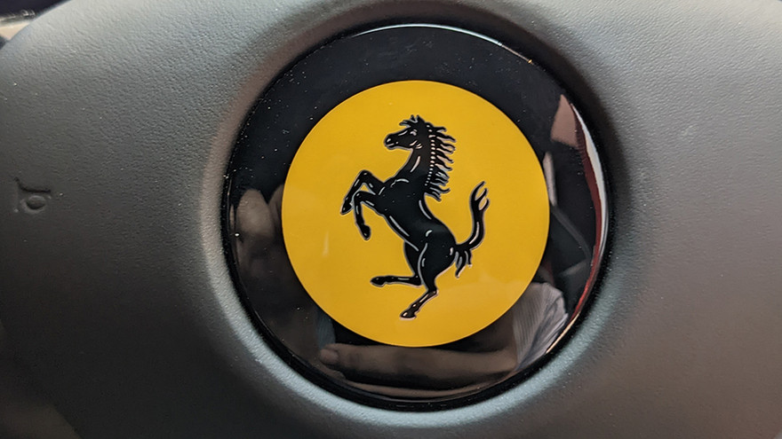 ഫെരാരി 296 488 ജിടിബി ജിടിബി മുന്നിൽ grill - logo