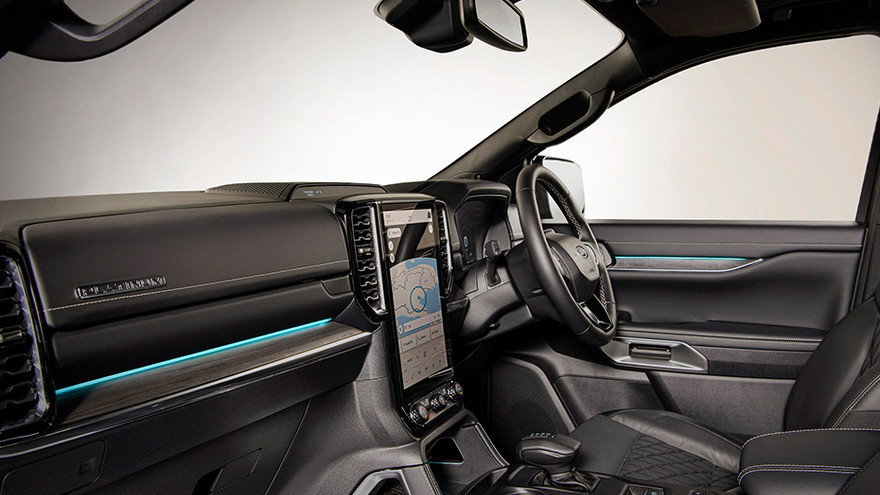 போர்டு இண்டோவர் right corner முன்புறம் காண்க