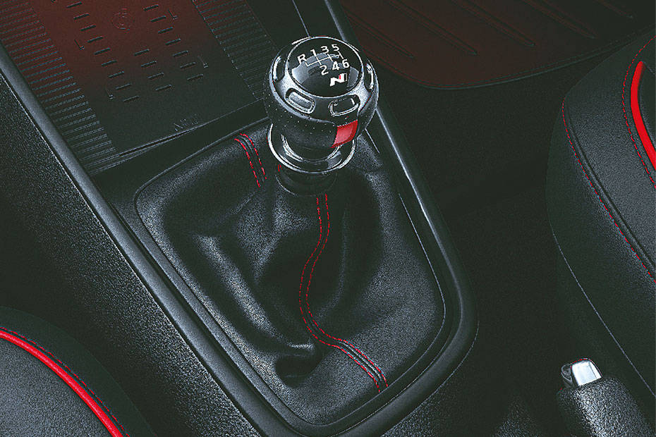 Hyundai i20 N-Line Gear Shifter