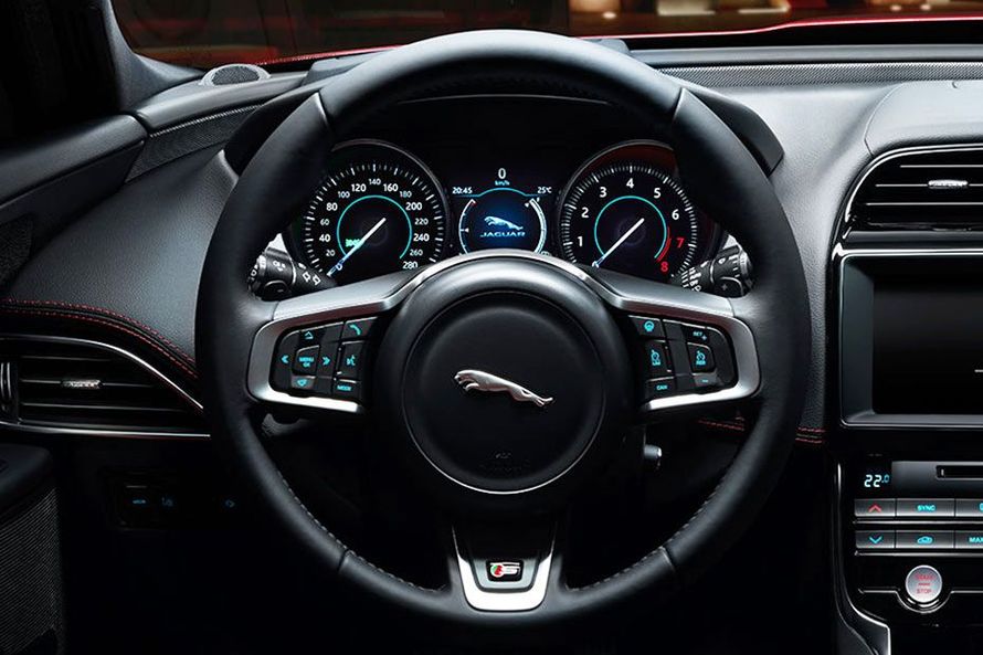 Jaguar XE 2015-2019 Steering Wheel Image