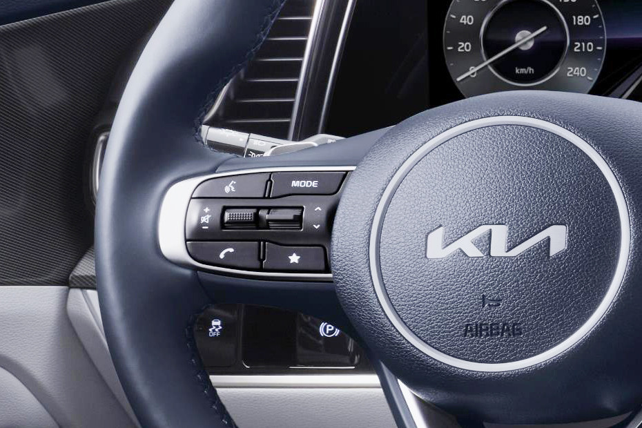 Kia Sportage Steering Controls Image by CarDekho