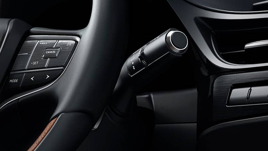 Lexus ES Recessed Steering Controls