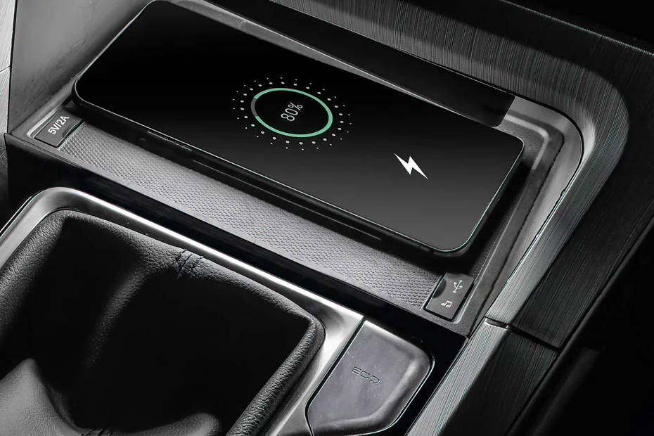 MG Hector Wireless Charging Pad