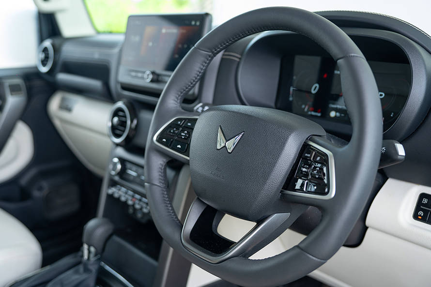മഹേന്ദ്ര താർ roxx dashboard
