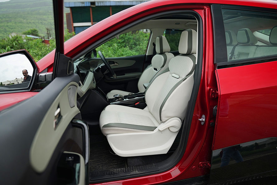 Mahindra XEV 9e Passenger Cabin View Mahindra XEV 9e Passenger Cabin View