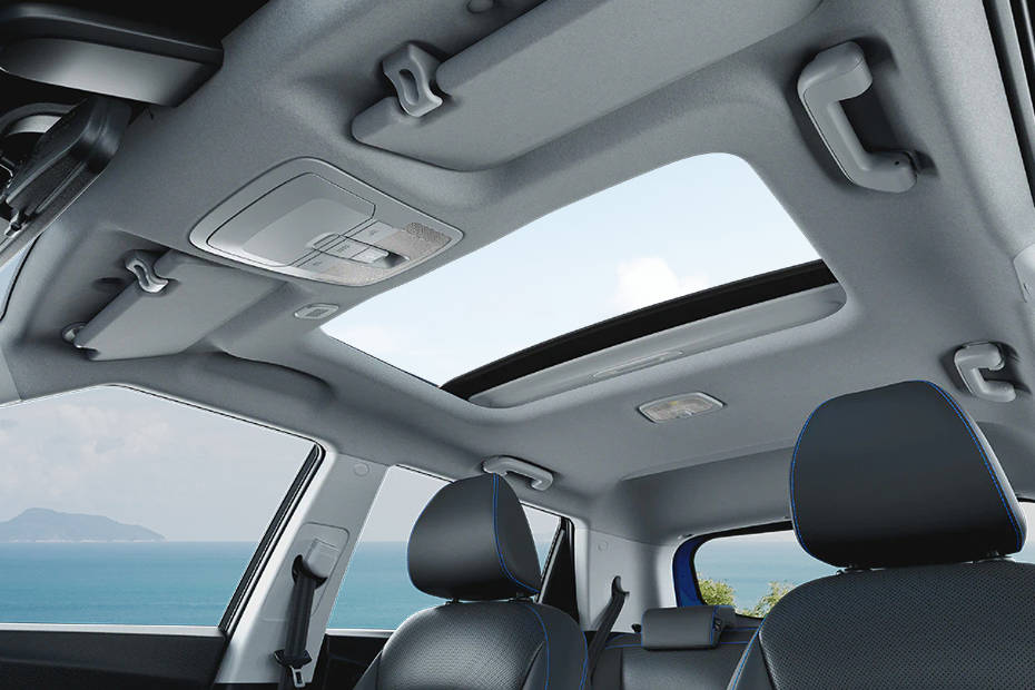 Mahindra XUV400 EV Sun Roof/Moon Roof