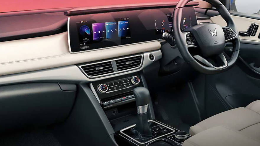 മഹേന്ദ്ര എക്‌സ് യു വി 700 dashboard