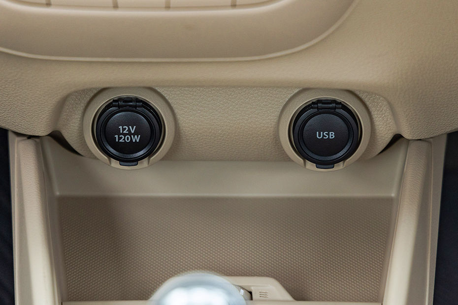 Maruti Suzuki Ertiga USB Charging Port (Front)