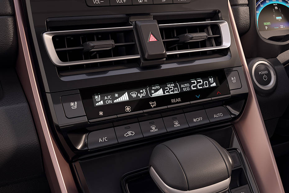 Maruti Invicto AC Controls