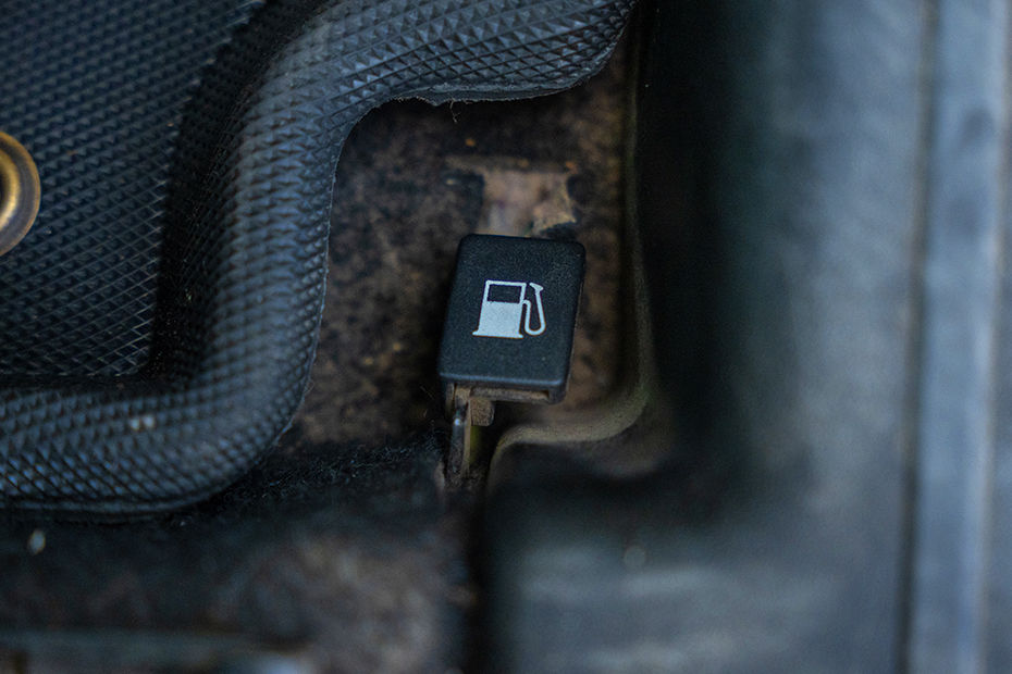 Maruti Suzuki Jimny Fuel Lid Release 