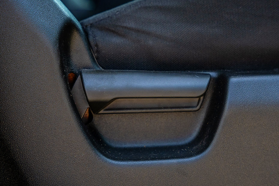 Maruti Suzuki Jimny Seat Adjustment