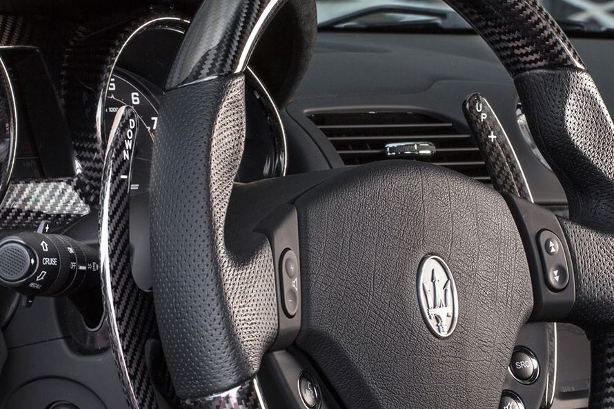 Maserati GranCabrio Steering Controls Image
