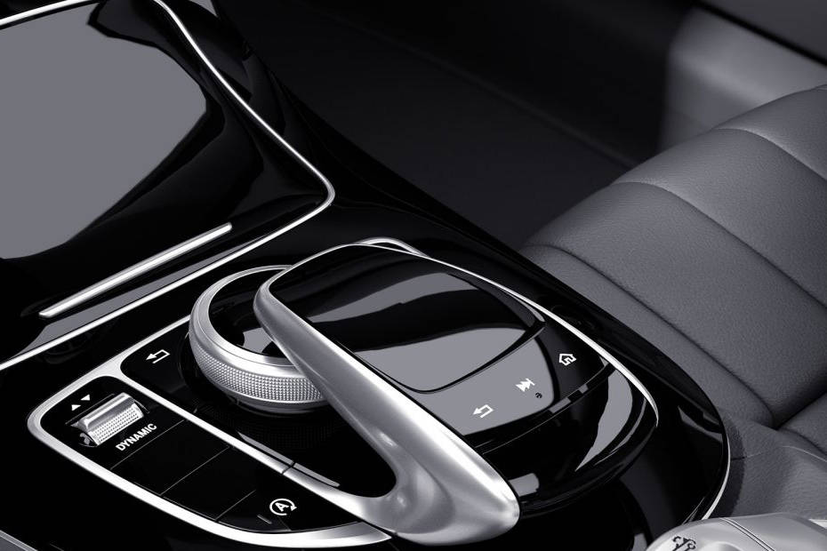 Mercedes-Benz AMG E 53 Cabriolet Gear Shifter