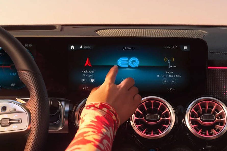 மெர்சிடீஸ் eqb infotainment system main menu