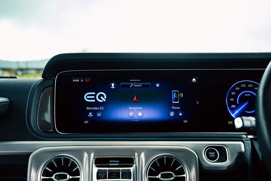 मर्सिडीज जी-क्लास इलेक्ट्रिक इंफोटेनमेंट सिस्टम