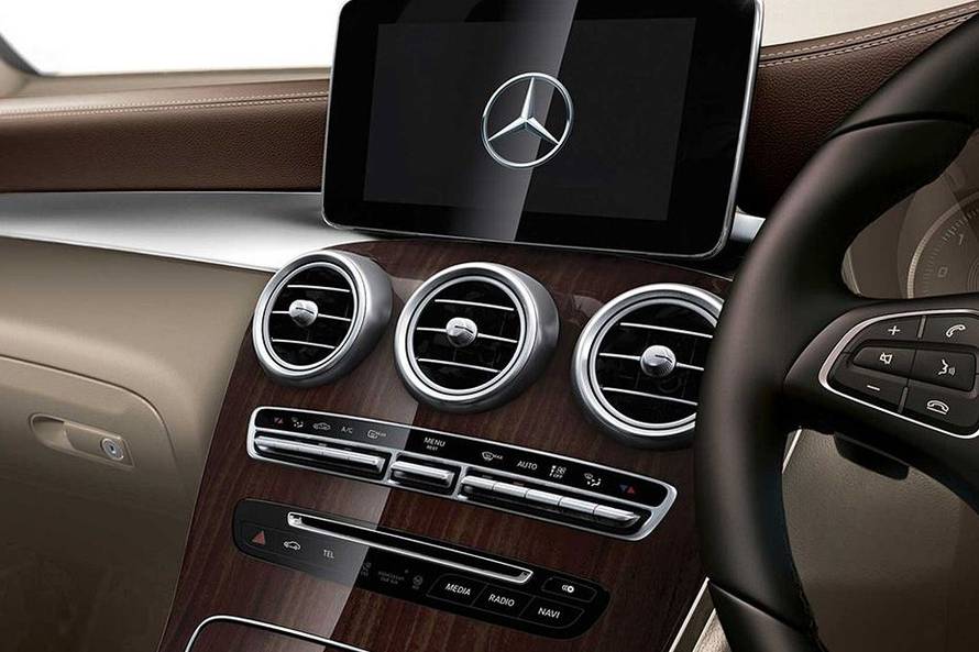 Mercedes-Benz GLC 2016-2019 Steering Controls Image