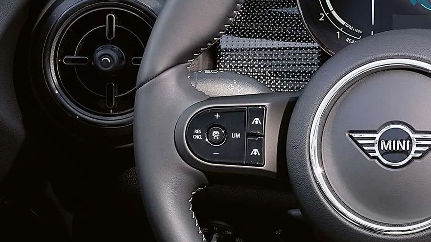 മിനി കൂപ്പർ 3 door steering controls