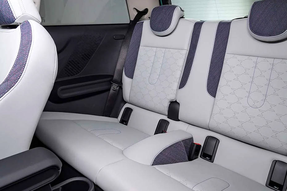 Mini Cooper S 2024 Rear Seats