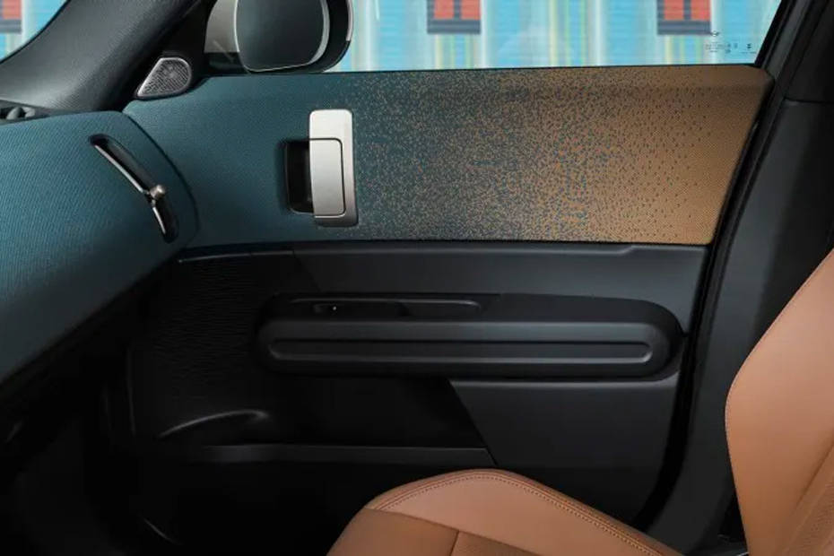 Mini Countryman Electric Interior Image