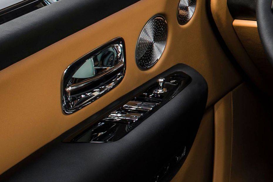 Rolls-Royce Cullinan Door Controls Image