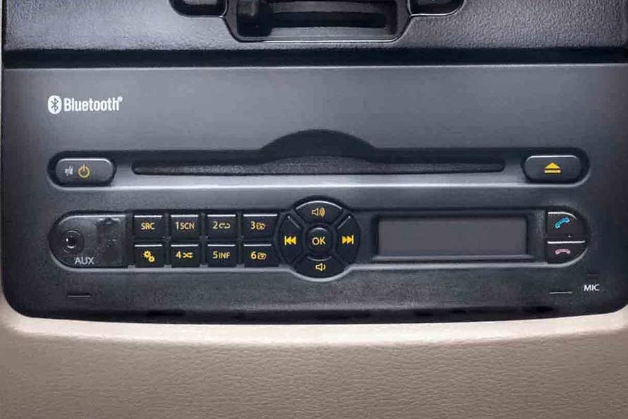 టాటా నానో keeping the passengers entertained ఐఎస్ the amphistream మ్యూజిక్ system. it comes with radio, cd, along with aux-in మరియు యుఎస్బి connectivity.
