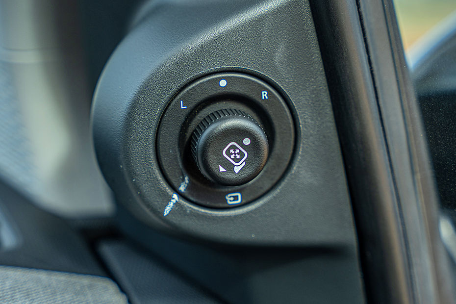 Tata Tiago ORVM Controls Image
