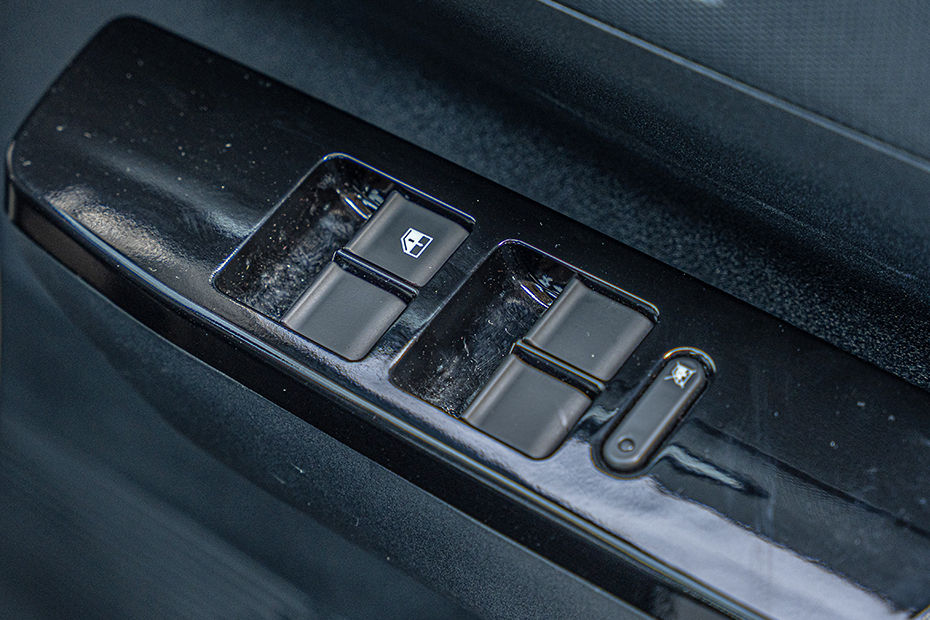 Tata Tiago Door Controls Image