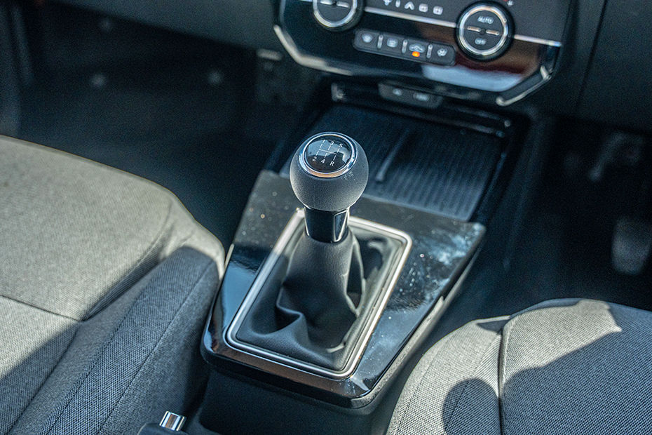 Tata Tiago Gear Shifter Image
